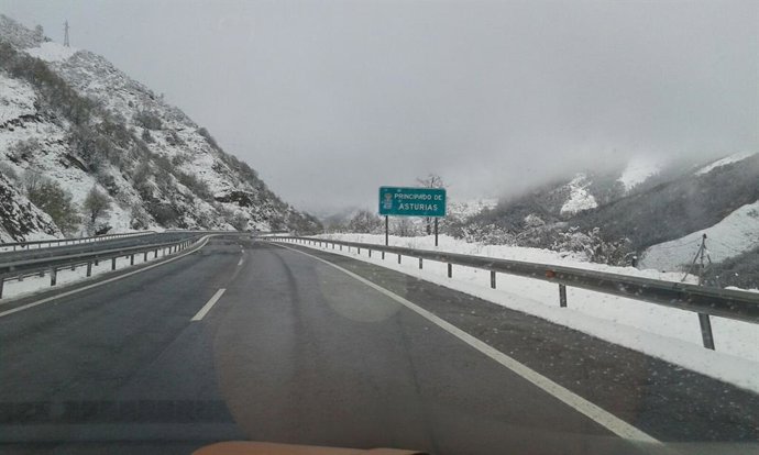 Nieve en la Autopista del Huerna.