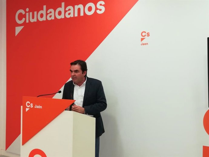 El coordinador provincial de Cs, Miguel Moreno, durante la rueda de prensa