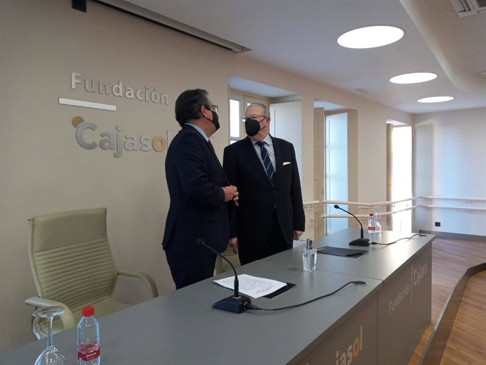 Pulido y Vélez, en la sede de la Fundación Cajasol