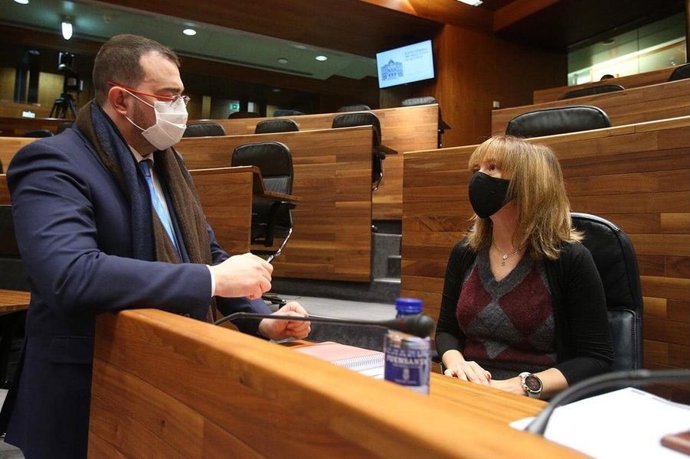 Adrián Barbón y Ana Cárcaba