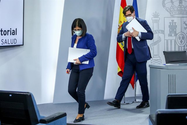 El ministre de Sanitat, Salvador Illa, al costat de la ministra de Política Territorial i Funció Pública, Carolina Darias