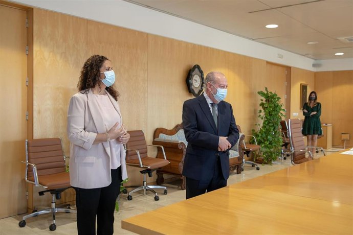 Villalobos y la diputada de Cohesión Social, Rocío Sutil