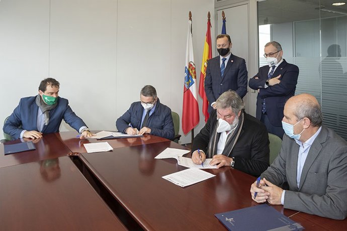 Firma convenio observatorio astronómico