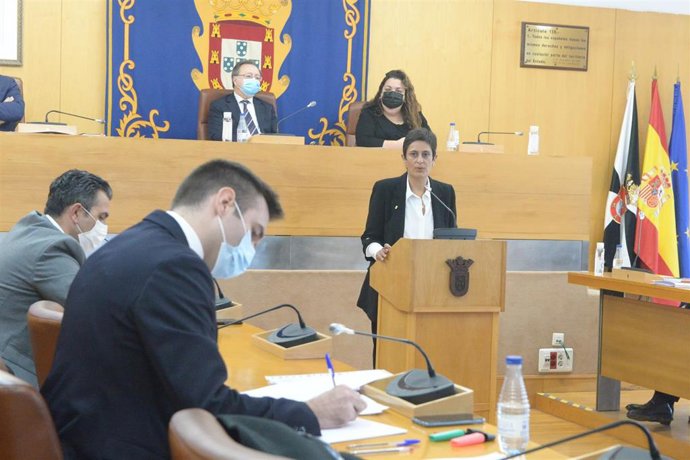 La consejera de Hacienda de Ceuta, Kissy Chandiramani (PP), durante el debate presupuestario