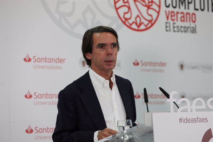 El expresidente del Gobierno, José María Aznar, interviene en la apertura del Curso de Verano de FAES en el Real Centro Universitario Escorial-María Cristina de San Lorenzo de El Escorial (Madrid).