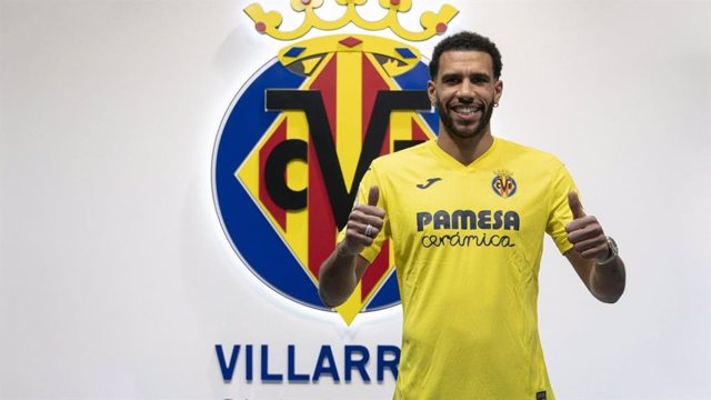 Étienne Capoue ficha por el Villarreal