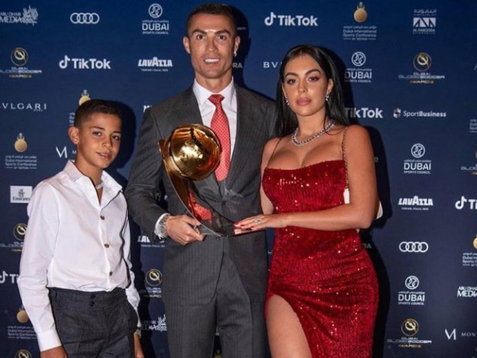 Georgina Rodríguez eclipsó a Cristiano Ronaldo con su impresionante vestido