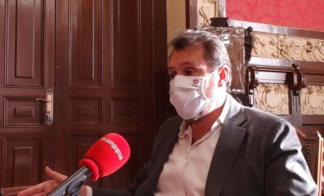 El alcalde de Valladolid, Óscar Puente, durante la entrevista con Europa Press Castilla y León.