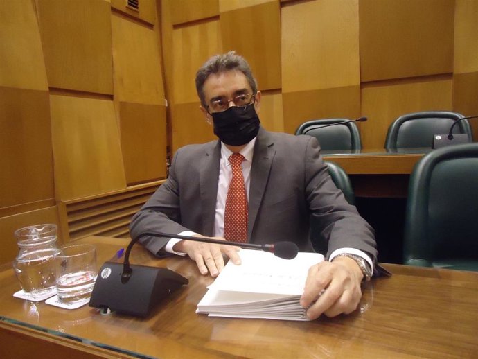 El portavoz de Vox en el Ayuntamiento de Zaragoza, Julio Calvo.