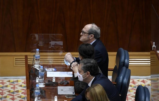 La portavoz socialista, Ángel Gabilondo, durante una sesión plenaria en la Asamblea de Madrid (España), a 10 de diciembre de 2020. Durante el pleno, el Ejecutivo madrileño ha contestado, entre otras cuestiones, a preguntas relacionadas con los problemas d