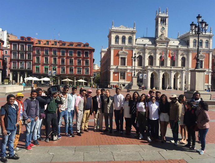 Imagen de archivo del equipo de rodaje de la película india 'Devil in Palace' en Valladolid en 2018