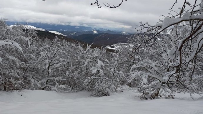 Monte Gorbea nevado, entre Álava y Bizkaia