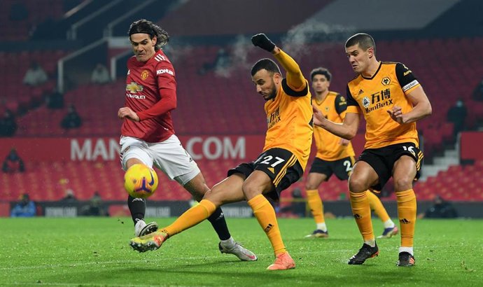 Edinson Cavani durante el Manchester United-Wolverhampton de la Premier 2020-2021