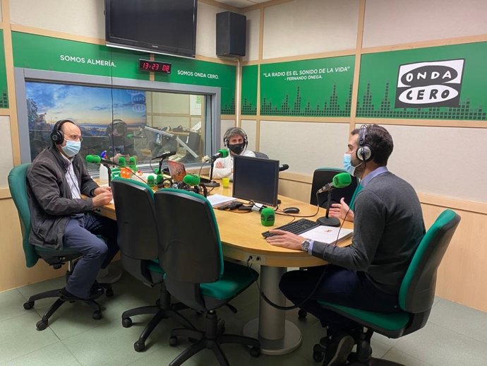 El periodista Juanjo del Arco recibirá el Escudo de Oro de la ciudad en reconocimiento a su trayectoria.