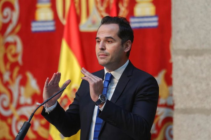 El vicepresidente de la Comunidad de Madrid, Ignacio Aguado, durante una rueda de prensa tras mantener el último Consejo de Gobierno del año, en Madrid (España), a 29 de diciembre de 2020. Durante su intervención en la Real Casa de Correos, Aguado ha pu
