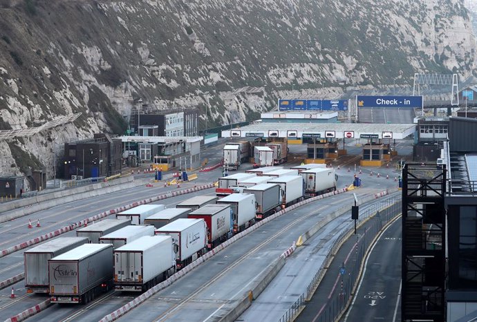 31 December 2020, England, Dover: Lorries arrive at the Port of Dover, the day that Britain leaves the EU single market and customs union. Photo: Gareth Fuller/PA Wire/dpa