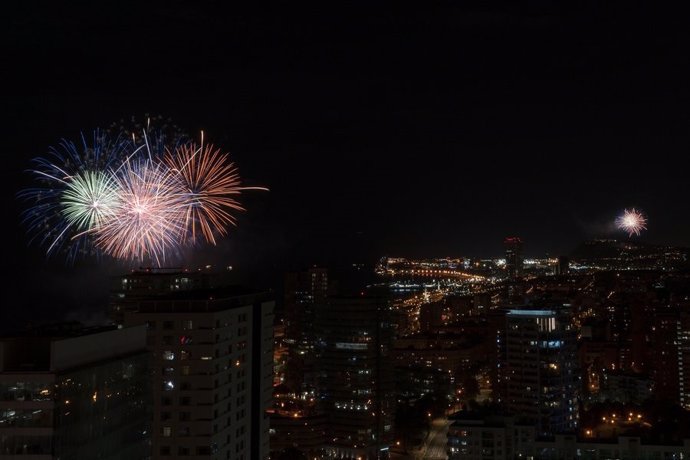 Barcelona acomiadar el 2020 amb 12 palmeres de foc en cada districte de la ciutat