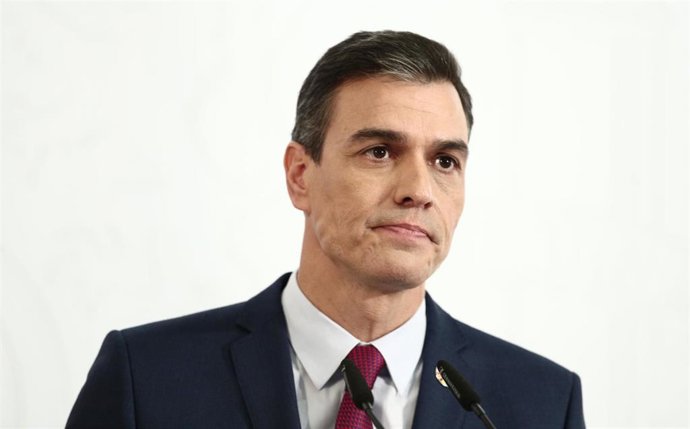 El presidente del Gobierno, Pedro Sánchez durante la rueda de prensa para presentar el primer informe de rendición de cuentas del Gobierno, en Madrid (España), a 29 de diciembre de 2020. 