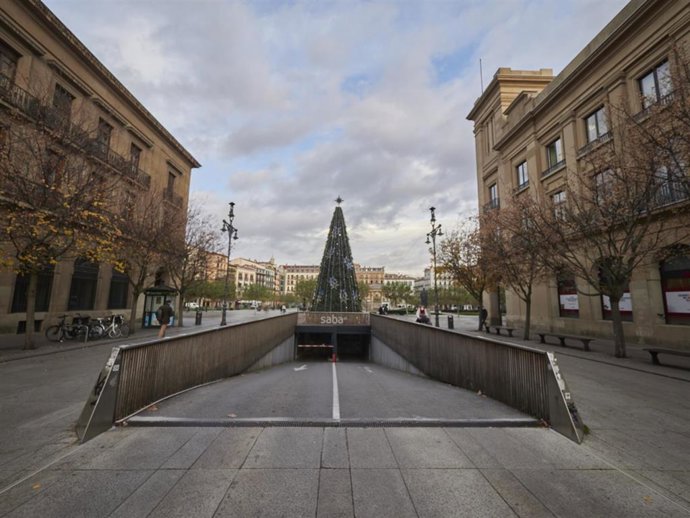 Una calle de Pamplona durante el primer día de la desescalada de la segunda ola del coronavirus, en Navarra (España), a 26 de noviembre de 2020