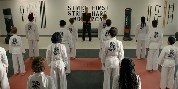 1. ¿Por qué ESE PERSONAJE no está en la temporada 3 de Cobra Kai?