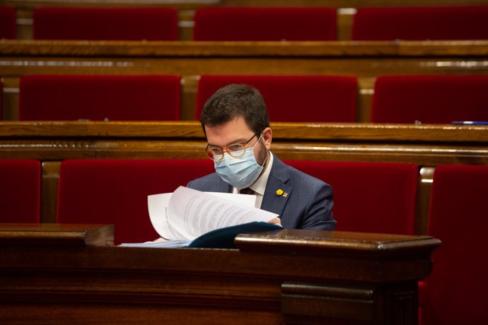 El vicepresidente de la Generalitat y coordinador nacional de ERC, Pere Aragons durante una sesión plenaria en el Parlament de Catalunya.