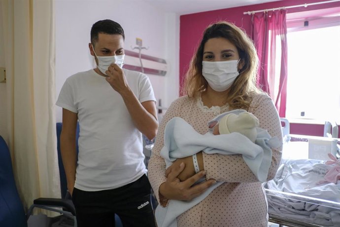 Martina, nacida en Gran Canaria, primer bebé del año en el archipiélago