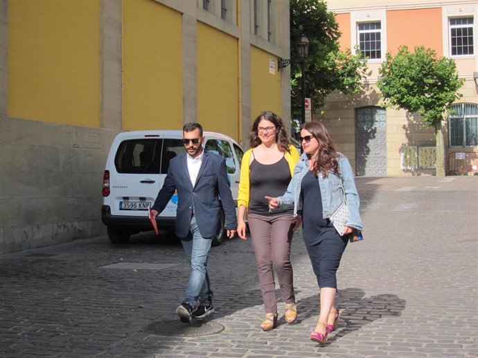 Mario Herrera junto a la consejera Raquel Romero