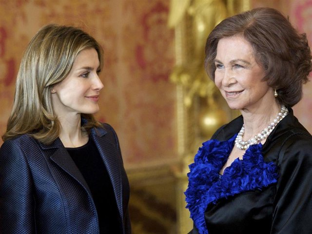 Queen Sofia of Spain (R) and Princess Letizia of Spain attend the Pascua Militar Ceremony at Palacio Real on January 6, 2012 in Madrid, Spain.
