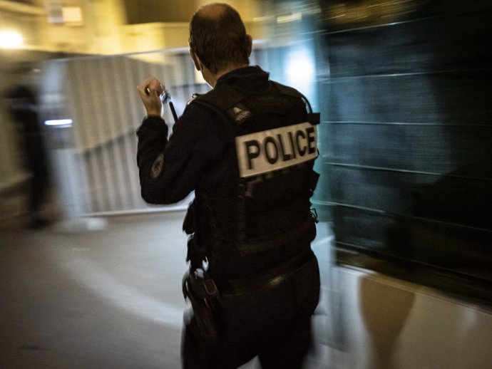 Foto de archivo de un policía en Marsella, Francia, a 23 de octubre de 2020
