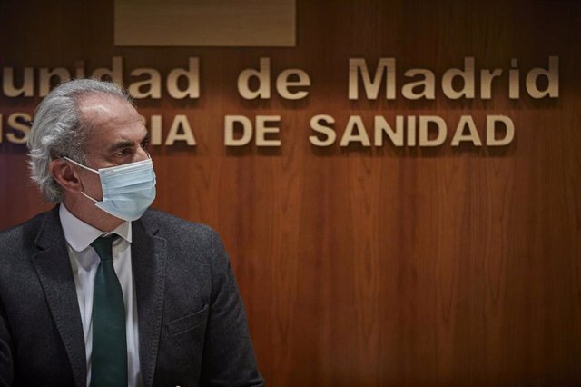 El consejero de Sanidad de la Comunidad de Madrid, Enrique Ruiz Escudero, durante una rueda de prensa para actualizar la información epidemiológica y asistencial por coronavius en la región, en Madrid (España). La Consejería de Sanidad de la Comunidad de 