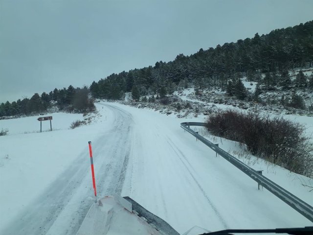 La Diputación de Teruel despliega el operativo de vialidad invernal ante la alerta por nevadas.