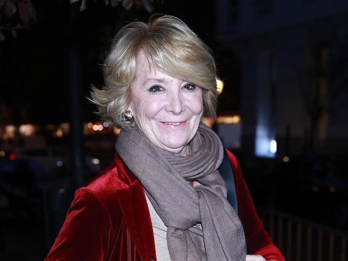 Esperanza Aguirre, en una imagen de archivo, se muestra positiva con el último contratiempo de salud de su marido, Fernando Ramírez de Haro