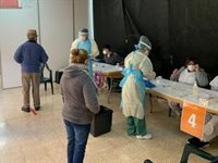 Armengol agradece la implicación de los vecinos que se están acercando al cribado de Son Serra-La Vileta