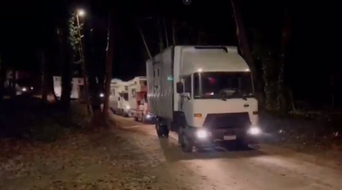 Els Mossos d'Esquadra i la Policia Local de Dosrius (Barcelona) han desallotjat onze caravanes amb persones que venien de la 'rave' de Llinars del Valls (Barcelona)