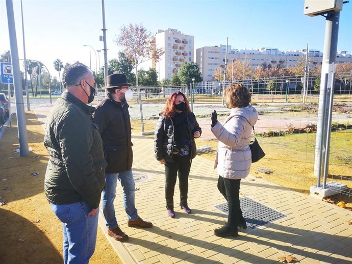 Visita al nuevo itinerario peatonal en Los Remedios