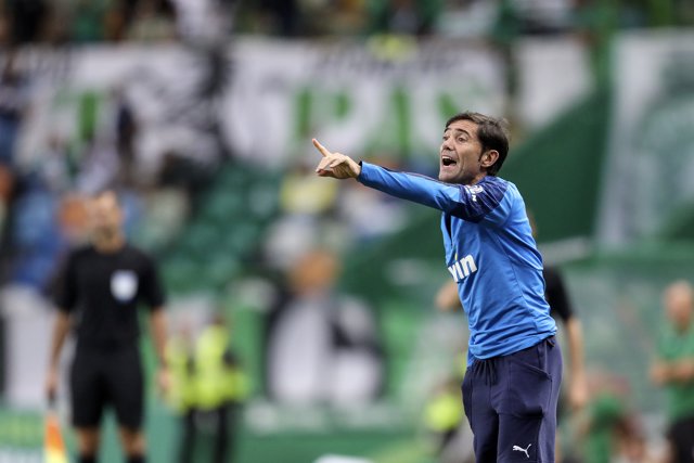 28 July 2019, Portugal, Lisbon: Valencia Coach Marcelino Toral gestures on the touchlines during the Final of Pre-Season Five Violins 2019 Cup football match between Sporting CP and Valencia CF. Photo: David Martins/SOPA Images via ZUMA Wire/dpa