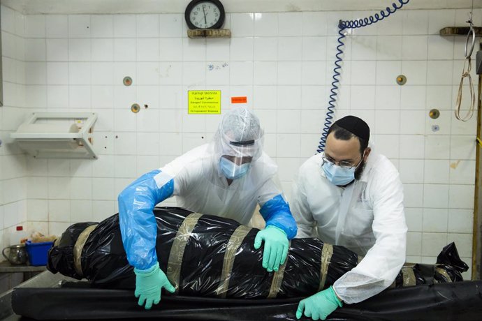 Un cadáver de un pacietne fallecido por coronavirus en Israel