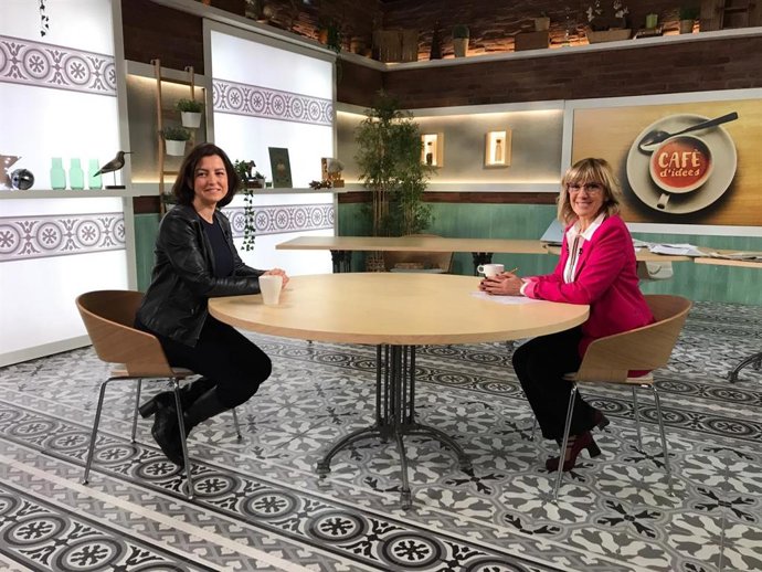 La viceprimera secretaria del PSC y número 2 por Barcelona a las elecciones catalanas, Eva Granados, y la periodista Gemma Nierga