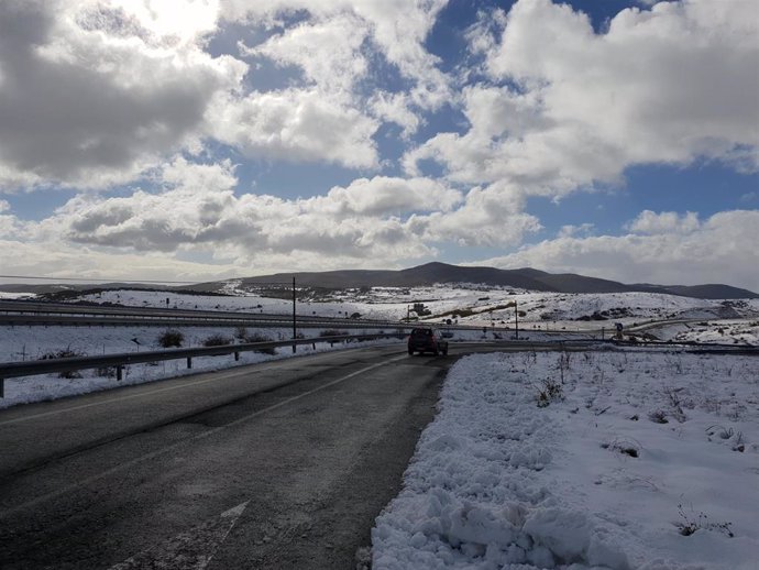 Carretera nevada en Cantabria
