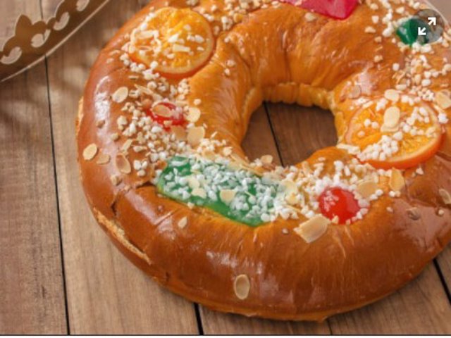 Este año, sorprende a todos con un roscón de Reyes relleno de crema de aguacate. ¡Una combinación de diez para el paladar!