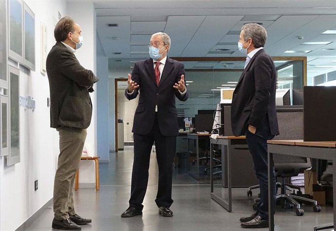 Rogelio Velasco visita la multinacional malagueña Aertec