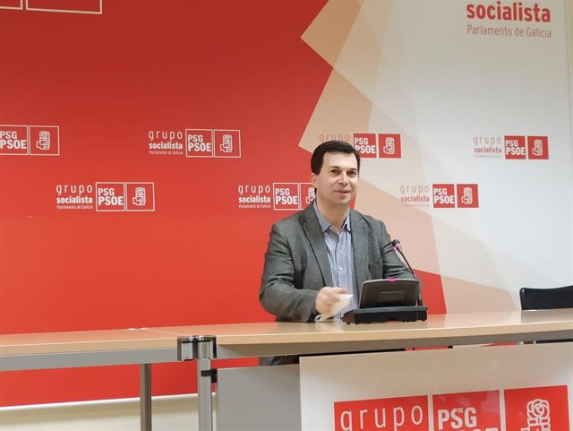 El secretario xeral del PSdeG, Gonzalo Caballero, en rueda de prensa