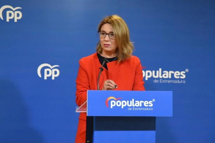 Imagen de archivo de la portvoz del Grupo Parlamentario Popular en la Asamblea, Cristina Teniente, en rueda de prensa