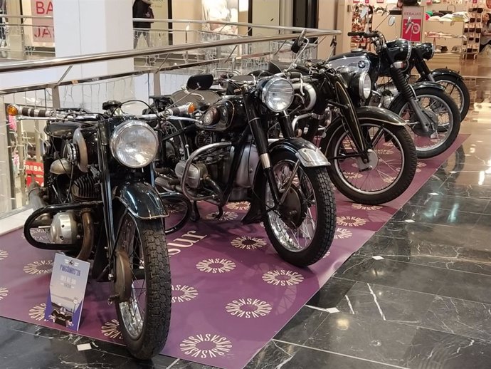 Exposición de motos clásicas y antiguas