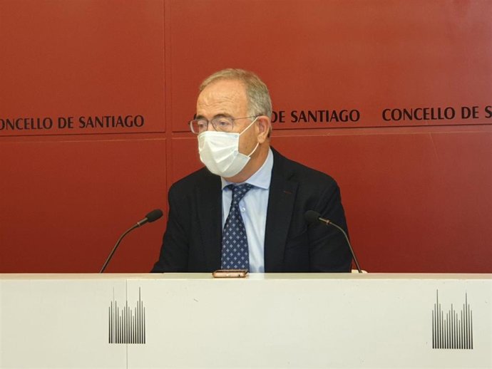 El alcalde de Santiago de Compostela, Xosé Sánchez Bugallo, en rueda de prensa.