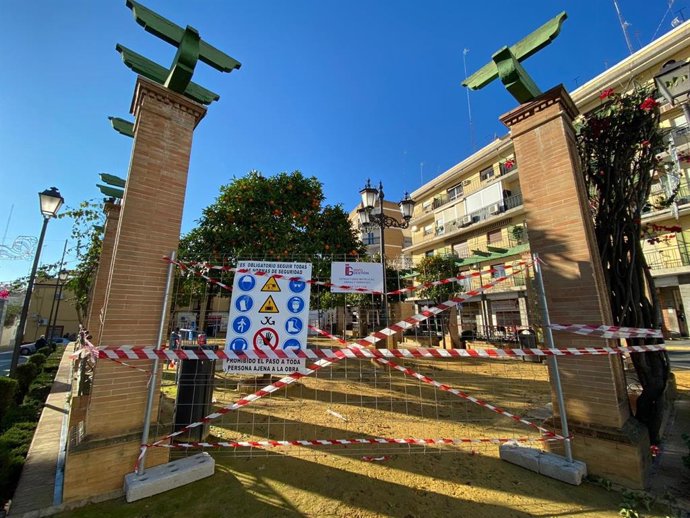 Trabajos de sustitución de las pérgolas de la Plaza del Paraíso