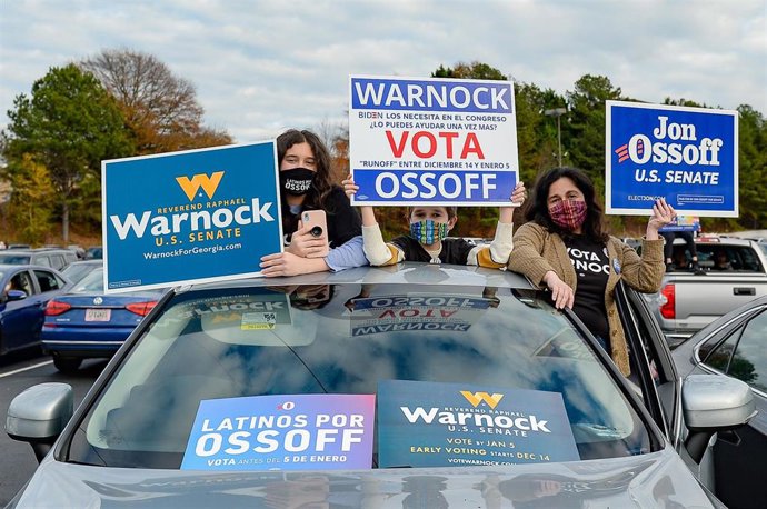Votantes demócratas durante un acto de campaña celebrado en Georgia