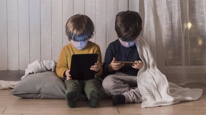 Uso de pantallas en menores