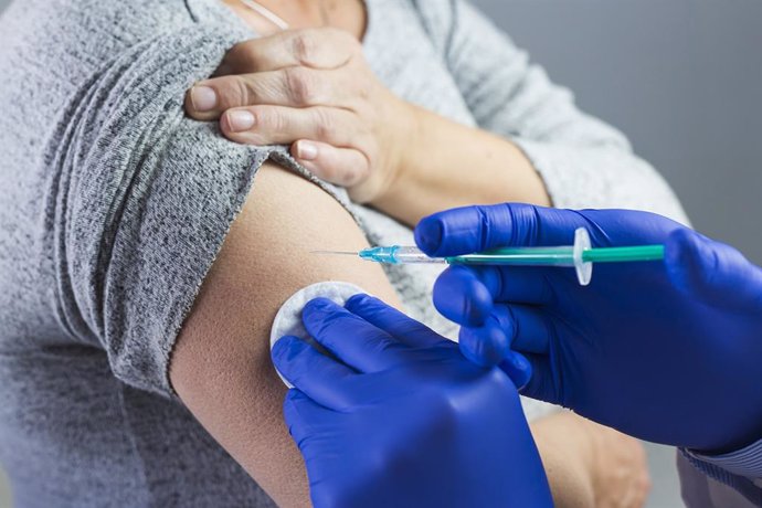 La Unión Profesional Sanitaria de Sevilla reivindica la importancia de la vacunación en el personal sanitario
