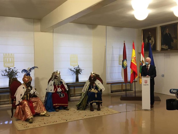 Los Reyes Magos han sido recibidos por el alcalde de Logroño